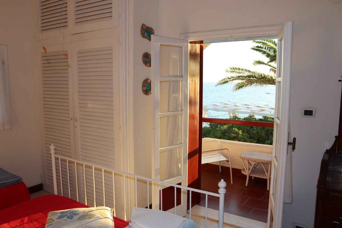 Stanza Mare 6